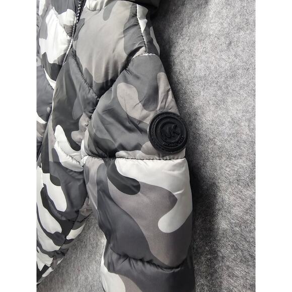 MICHAEL KORS 0-6 MONTHS SNOW SUIT - Picture 2 of 7